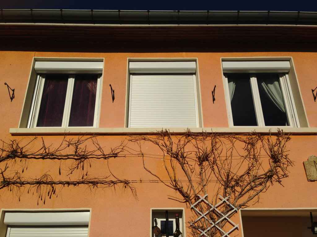 Volet_Roulant_-_Neveu,_St_Genis_Laval_(6)
